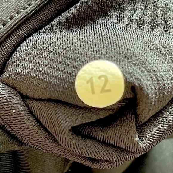 RARE Lululemon City Sky Run By Skirt in black running gym athletic Size 12 - Picture 10 of 10